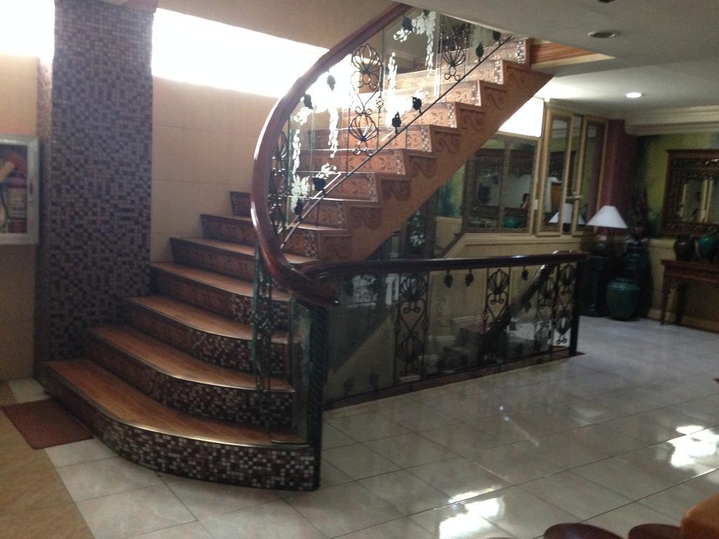 Pearlmont Hotel Cagayan de Oro Buitenkant foto