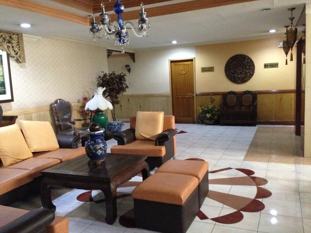 Pearlmont Hotel Cagayan de Oro Buitenkant foto